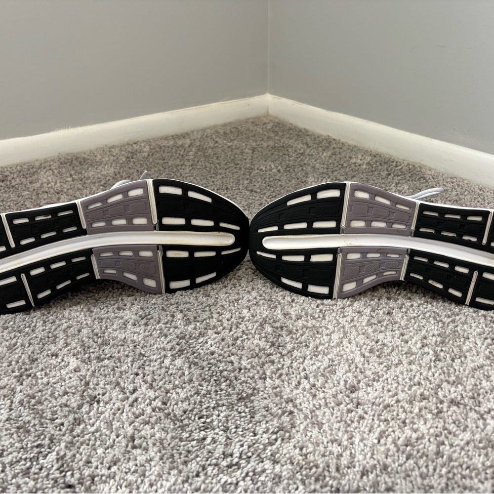 Elevate Your Everyday: adidas Swift Run 23 Sneakers in Dash Grey (Size 8.5) - Picture 6 of 7